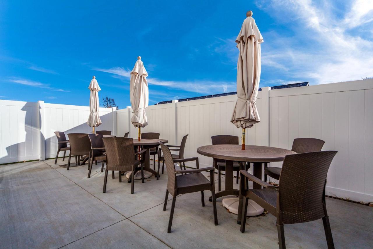 Cobblestone Inn & Suites - Holdrege Zewnętrze zdjęcie